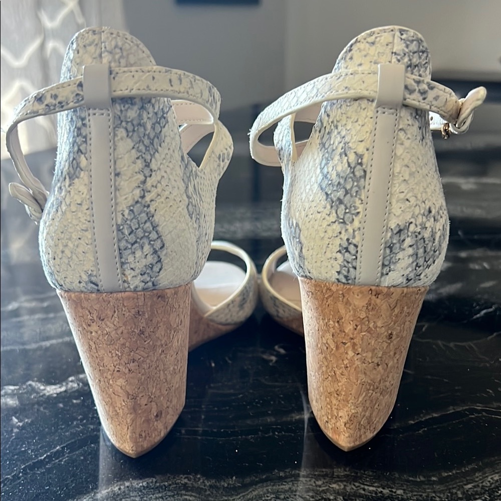 Cole Haan Grand 360 Snake Print Wedge, size 8 NWOT - Picture 3 of 5
